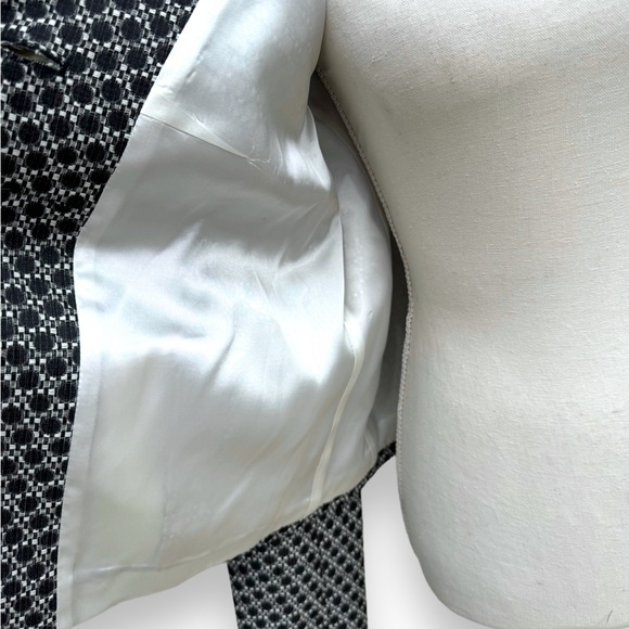 Nordstrom’s Black/white lined blazer size medium - Picture 8 of 10